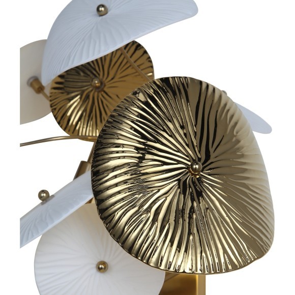 SL1518.301.03 Светильник настенный ST-Luce Латунь/Белый G9 3*5W 4000K DAHLIA