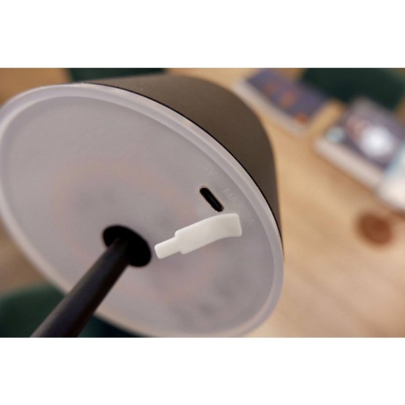 900457 Аккум. настол. лампа сенсорн. MANNERA, 2,2W(LED), ?110, H340, осн.?110, IP54, алюм.,сталь, черный/пластик, белый 900457 Аккум. настол. лампа сенсорн. MANNERA, 2,2W(LED), ?110, H340, осн.?110, IP54, алюм.,сталь, черный/пластик, белый