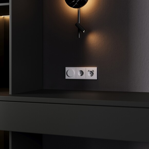 Накладка для розетки с заземлением и защитными шторками, с USB A+A, S70 (серый)