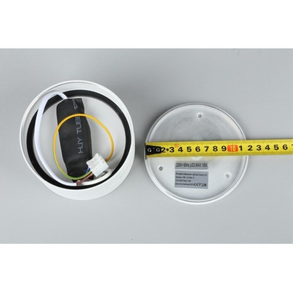 Точечный светильник Lenno OML-101309-18