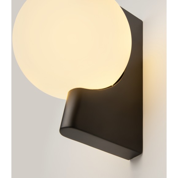 Бра Maytoni MOD324WL-01B Avant-garde под лампу 1xG9 25W Бра Maytoni MOD324WL-01B Avant-garde под лампу 1xG9 25W