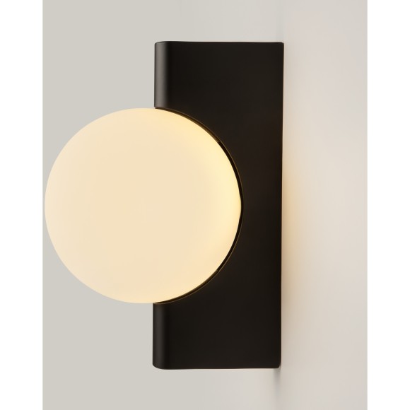 Бра Maytoni MOD324WL-01B Avant-garde под лампу 1xG9 25W Бра Maytoni MOD324WL-01B Avant-garde под лампу 1xG9 25W