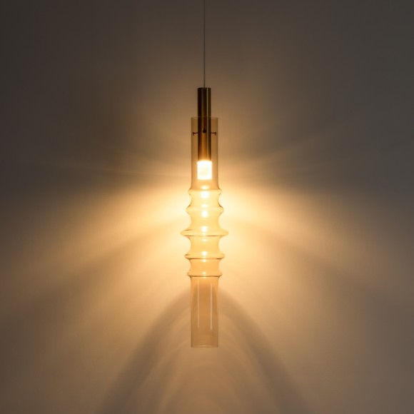 Freya Trace FR5635PL-L6AM Минималистичный подвесной LED-светильник, 6 Вт, 3000К, CRI 80, 250 лм, 360°, 220В, диаметр 110 мм, высота 700-2600 мм, основание металл цвета латунь, плафон янтарное стекло