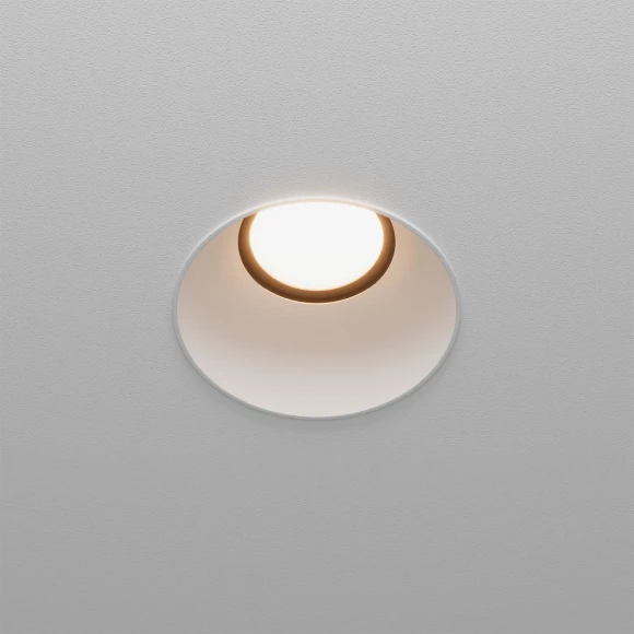 Crystal Lux CLT 083C1 WH 3000K 1400/003 Бесконтурный встраиваемый в ГКЛ светильник, круглый белый, диаметр отверстия в потолке 71мм, светодиодный 12Вт 3000К 1200Лм 24° CRI90 UGR<17