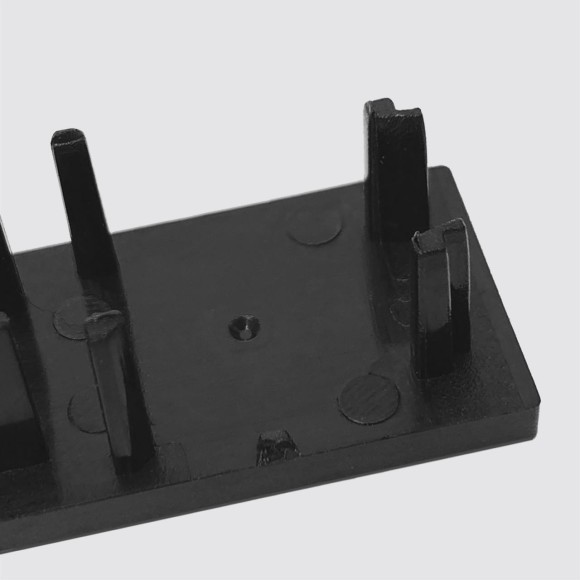 Заглушка торцевая 1шт для накладного шинопровода Favourite Logica 1012-ZP-001 Заглушка торцевая 1шт для накладного шинопровода Favourite Logica 1012-ZP-001