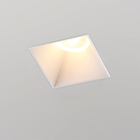 370997 Белый встраиваемый безрамочный квадратный спот для ГКЛ потолков (с механизмом Click Clack) лампа GU10 Novotech NIMBUS WIR