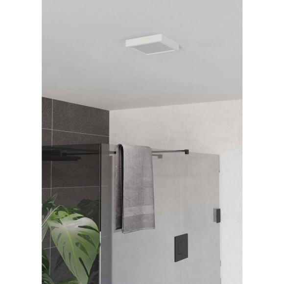 Eglo Fueva 6 901335 Настенно-потолочный влагозащищенный накладной квадратный LED-светильник в стиле минимализм с CCT переключателем цветовой температуры, 7 Вт, 220В, 2700К/4000К/6500К, 1100 лм, IP44, CRI90, белый пластик, длина 150 мм, ширина 150 мм, высо