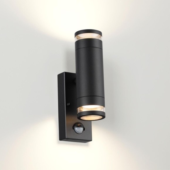 Уличный настенный светильник с датчиком движения и датчиком освещенности Motto 6605/2W Уличный настенный светильник с датчиком движения и датчиком освещенности Motto 6605/2W