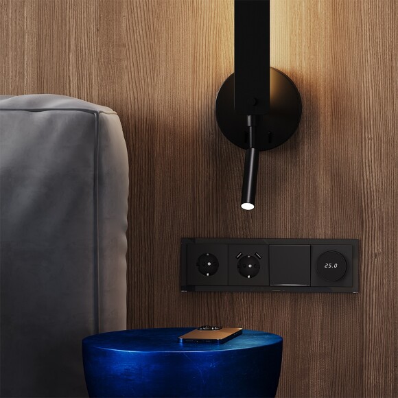 Рамка стеклянная VOLTUM S70 на 4 поста, (черный,стекло)