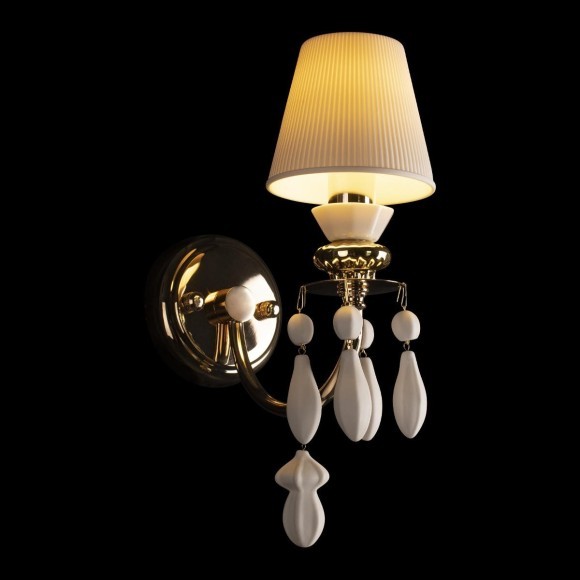 10203/1W White Настенный светильник LOFT IT Grace 10203/1W White Настенный светильник LOFT IT Grace