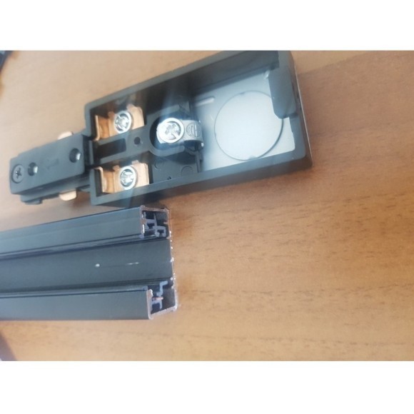 Шинопровод трехжильный 2м однофазный с вводом питания и заглушкой Novotech 135003 Шинопровод трехжильный 2м однофазный с вводом питания и заглушкой Novotech 135003