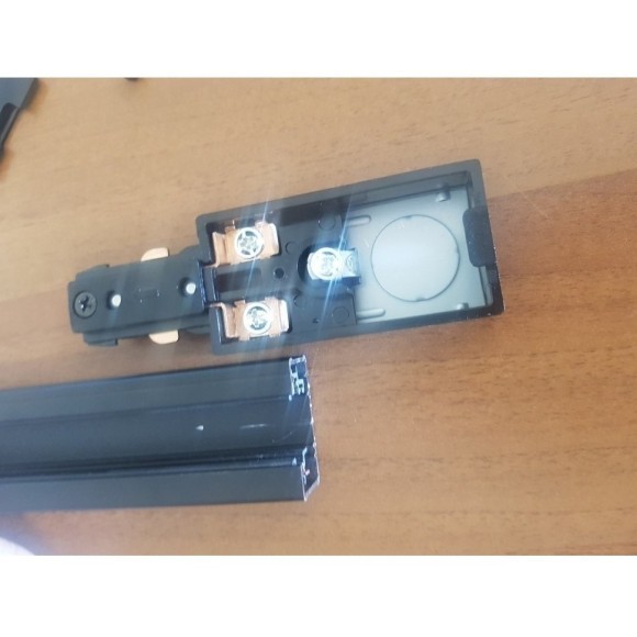 Шинопровод трехжильный 2м однофазный с вводом питания и заглушкой Novotech 135003 Шинопровод трехжильный 2м однофазный с вводом питания и заглушкой Novotech 135003