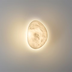 Odeon Light MARBELLA 6684/5WL Настенный LED-светильник органический минимализм, 5Вт, 400Лм, CCT перекл. цветовой температуры на корпусе 3000/3500/4000К, CRI90, 220В, IP20, белый алебастр и бронзовый металл, высота 144 мм, ширина 100 мм, глубина 73 мм