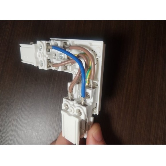 Прямой соединитель трехфазных шинопроводов Novotech 135050