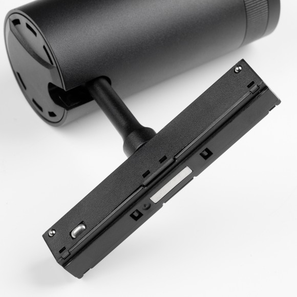 Светильник точечный с изм. углом рассеивания д/ шинопровода Uno Lightstar 209047