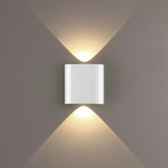 Настенный светильник в виде тонкого плоского скругленного квадрата от Odeon Light LED 2W 3000K 220V MAGNUM 7192/2WL Настенный светильник в виде тонкого плоского скругленного квадрата от Odeon Light LED 2W 3000K 220V MAGNUM 7192/2WL