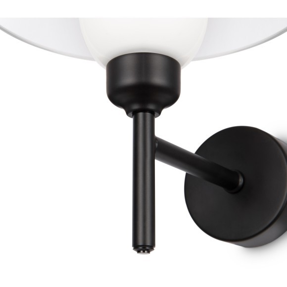 Настенный светильник (бра) Maytoni MOD177WL-01B