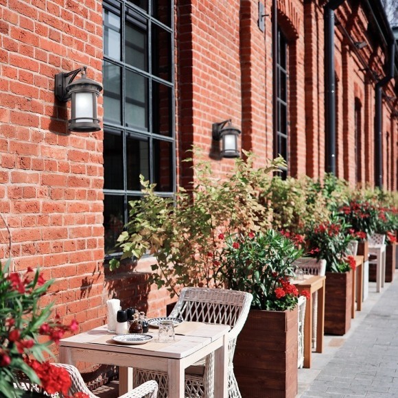 Уличный настенный светильник Maytoni O031WL-01BR Salamanca IP44 под лампу 1xE27 60W