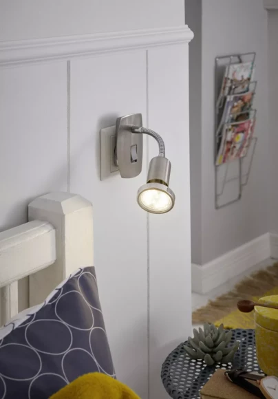 Настенный светильник в розетку EGLO MINI 4 902366 со сменной LED-лампой GU10 2,8Вт, 250Лм, 3000К, подключение 220В, стальной корпус с отделкой под матовый никель и хром, высота 180 мм, длина 70 мм