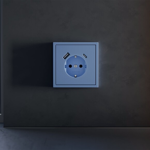 Накладка для розетки с заземлением и защитными шторками, с USB A+C, S70 (деним)